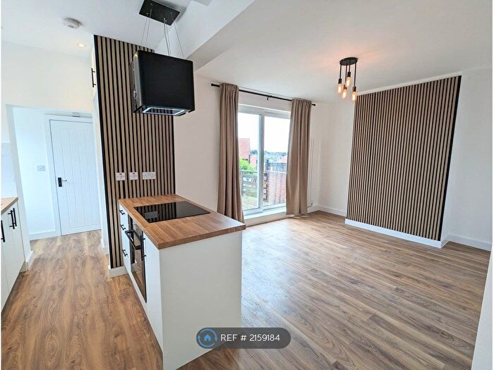 3 Bedroom Semi-Detached House To Rent In Manor Way, Hoyland, Barnsley, S74