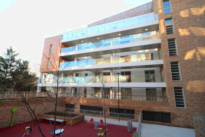 2 Bedroom Apartment To Rent In Kidwells Close Maidenhead, SL6