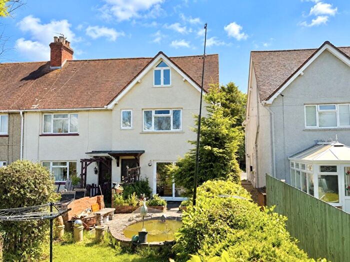 3 Bedroom End Of Terrace House For Sale In Addison Terrace, Gillingham, SP8