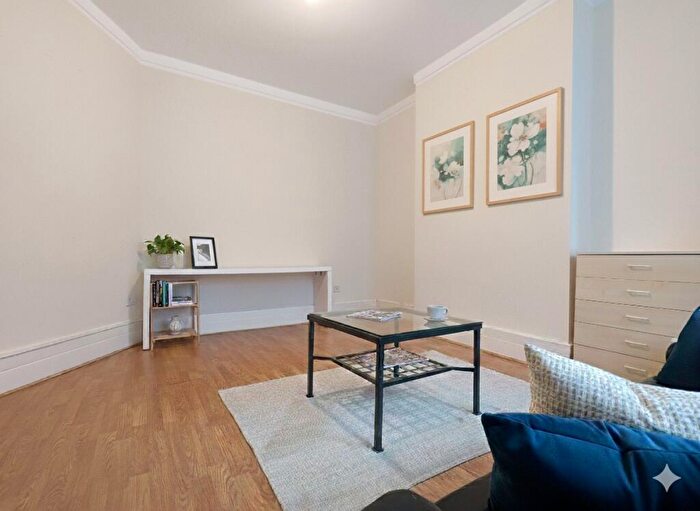 5 Bedroom House To Rent In Arcadian Gardens, London, N22