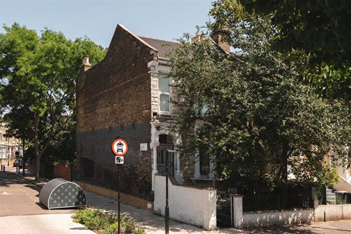 4 Bedroom House For Sale In Brooke Road, London, N16