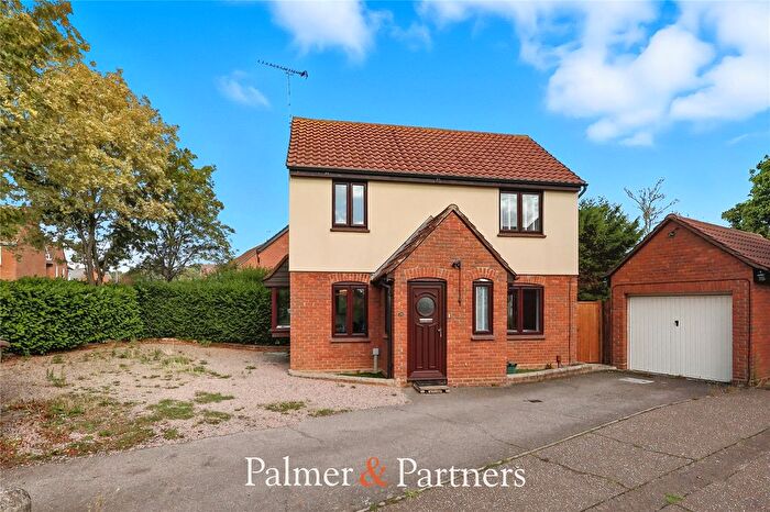 3 Bedroom Semi-Detached House For Sale In Hopkins Mead, Chelmer Village, Chelmsford, Essex, CM2