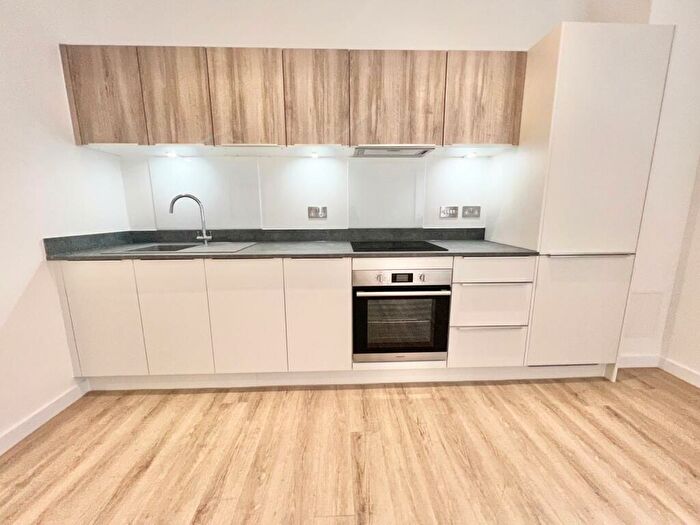 2 Bedroom Apartment To Rent In Alencon Link, Basingstoke, RG21