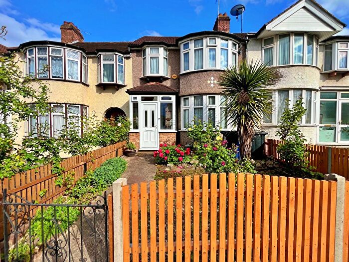 3 Bedroom Terraced House For Sale In Oldfield Lane South, Greenford, UB6