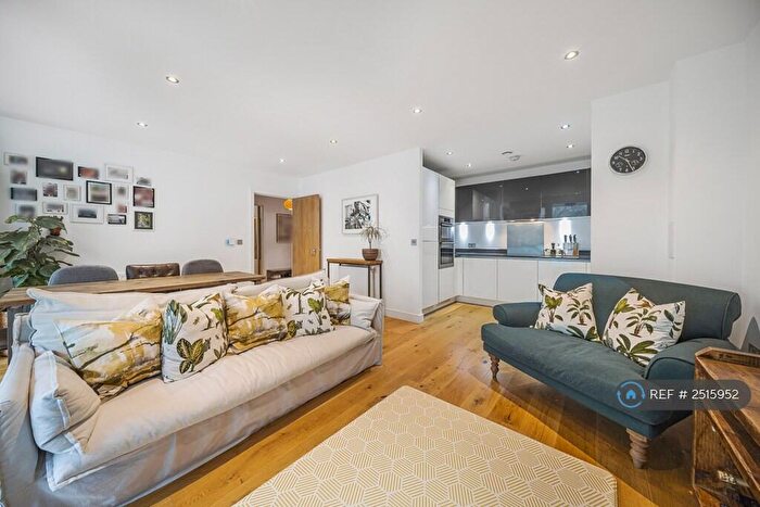 2 Bedroom Flat To Rent In East Street, London, SE17