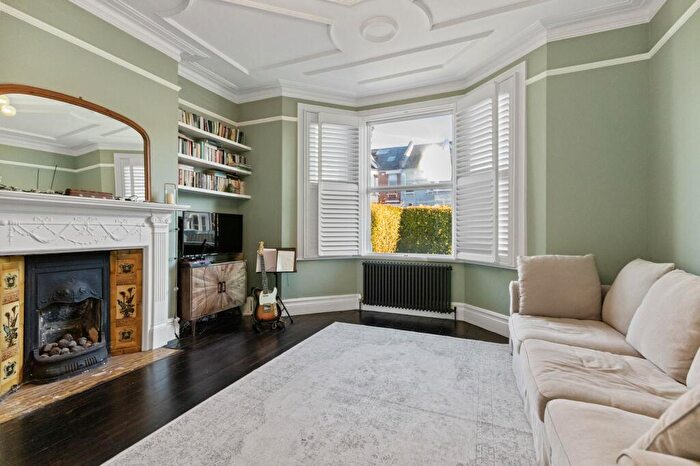 3 Bedroom Apartment To Rent In Furness Road, King Edward Park, NW10