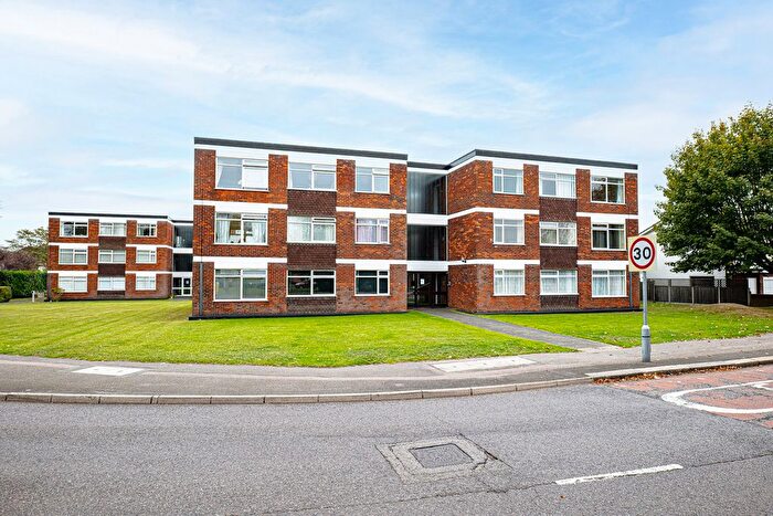 2 Bedroom Flat For Sale In Southchurch Boulevard, Southend-On-Sea, SS2
