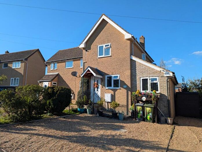 2 Bedroom Semi-Detached House For Sale In Jeals Lane, Sandown, PO36