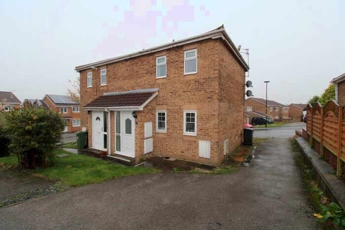 Apartment To Rent In Beechfern Close, High Green, Sheffield, S35