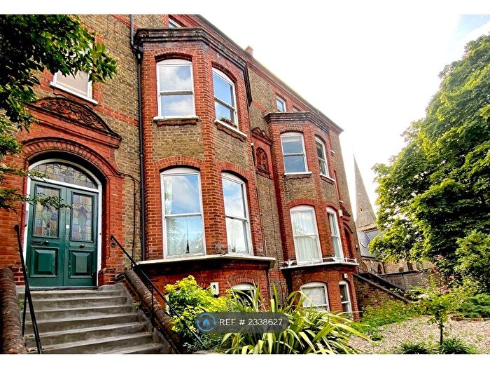 2 Bedroom Flat To Rent In Dulwich Road, London, SE24