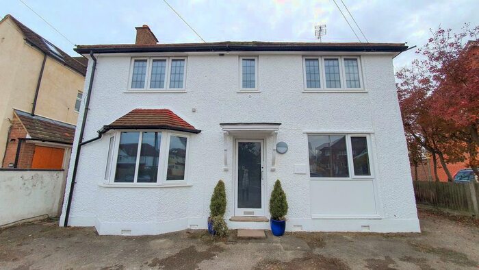 2 Bedroom Maisonette To Rent In St Albans Road, Watford, WD25