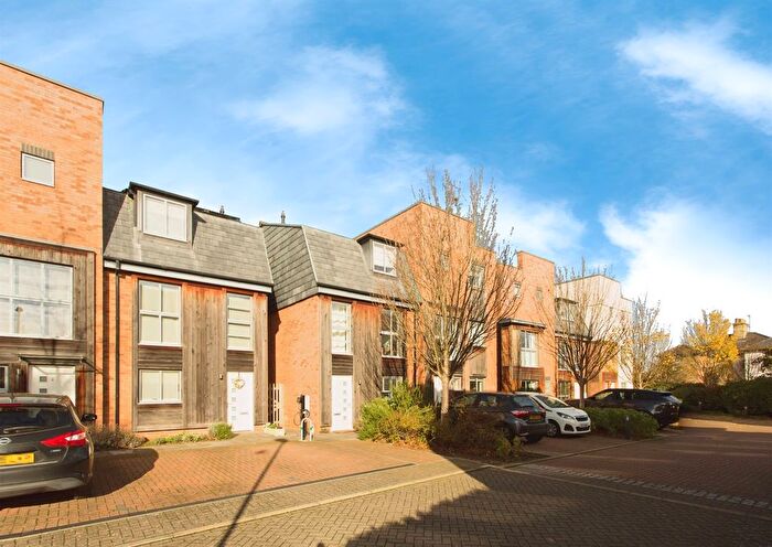 4 Bedroom End Of Terrace House For Sale In Trumpington Place, Trumpington, Cambridge, CB2