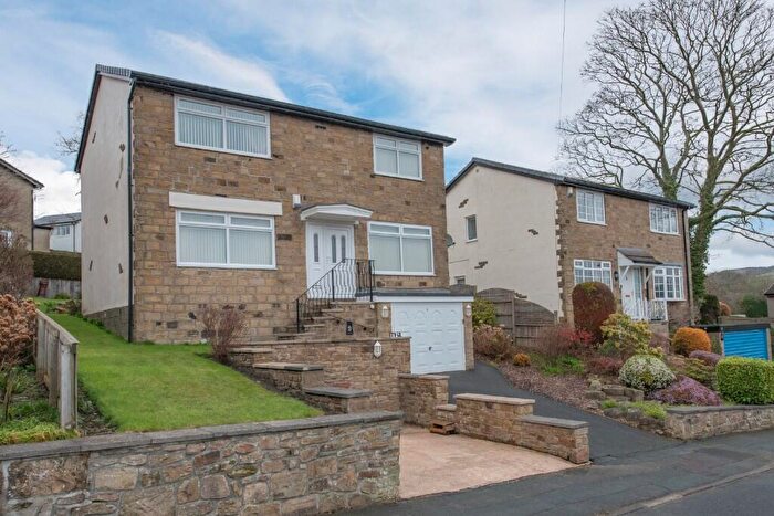 4 Bedroom Detached House For Sale In Bradley Avenue, Silsden, BD20