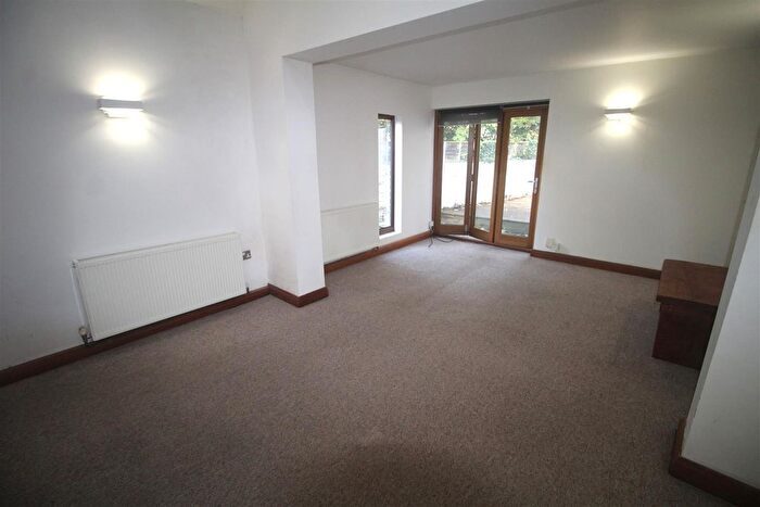 1 Bedroom Detached Bungalow To Rent In Wykeham Road, Worthing, West Sussex, BN11