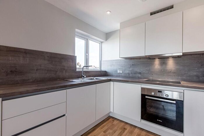 1 Bedroom Flat To Rent In Fairoak Grove, Rotherfield Road, EN3