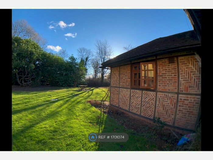 2 Bedroom Flat To Rent In Hatfield Road, Smallford, St. Albans, AL4