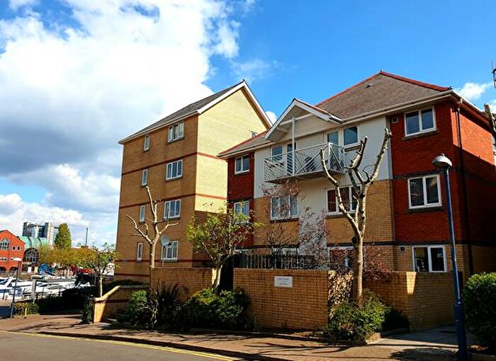 Flat To Rent In Highmoor, Maritime Quarter, Swansea, SA1