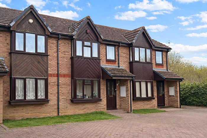 3 Bedroom Terraced House For Sale In Murrey Close, Shenley Lodge, Milton Keynes, MK5