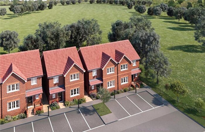 3 Bedroom Semi Detached House For Sale In Knights Grove, Coley Farm, Stoney Lane, Ashmore Green, Thatcham, Berkshire, RG18