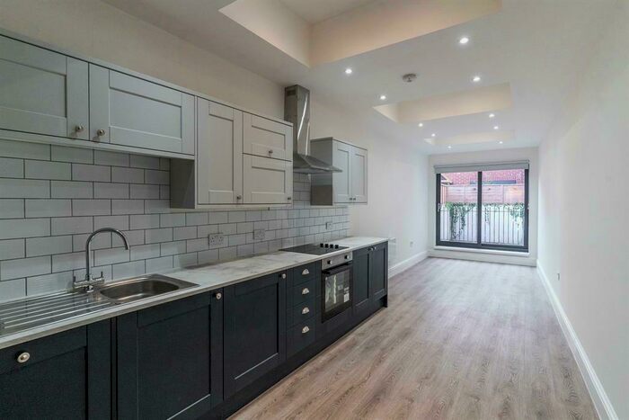 2 Bedroom Flat To Rent In Portland Road, Bishop's Stortford, CM23