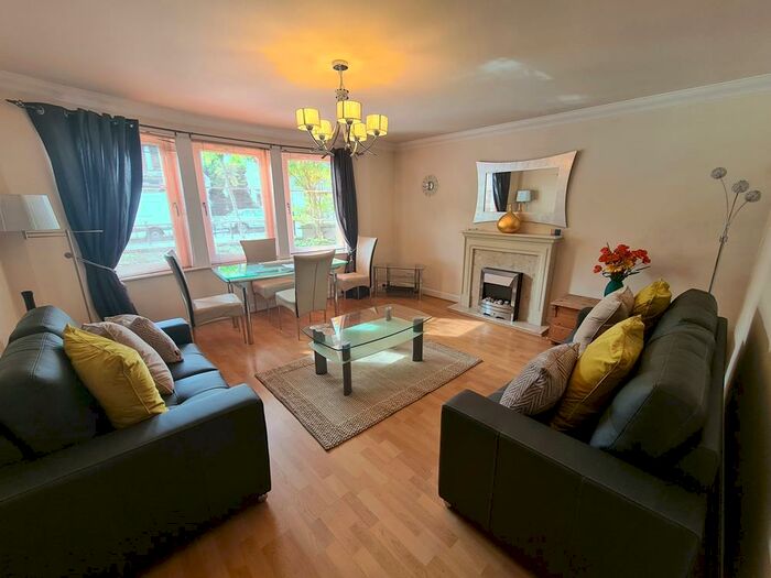 2 Bedroom Flat To Rent In Queens Road Mansions, Queens Road, AB15