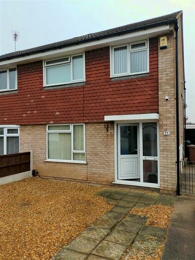 3 Bedroom Semi-Detached House To Rent In Wharfedale Road, Long Eaton, Nottingham NG10