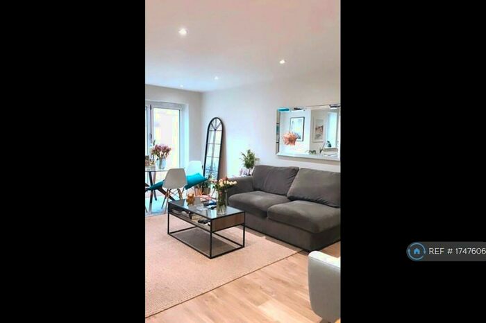 4 Bedroom Semi-Detached House To Rent In Cleeve Mews, Bristol, BS16