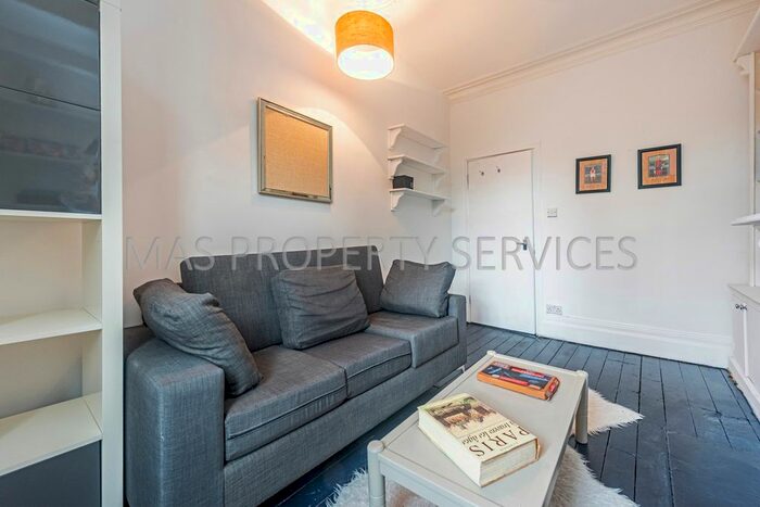 4 Bedroom Flat To Rent In Lillie Road, Fulham, SW6