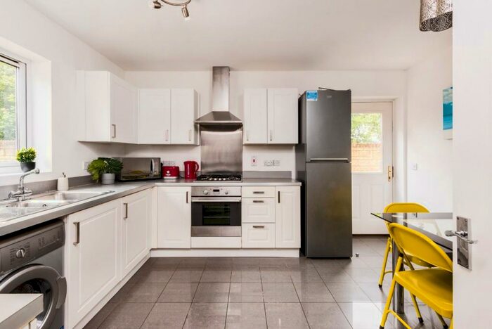 6 Bedroom House To Rent In Breachwood View, Bath, BA2