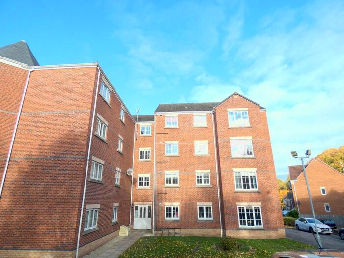 3 Bedroom Flat To Rent In Cobblestone Drive, Berry Hill, Mansfield NG18