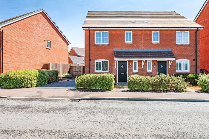 3 Bedroom Semi-Detached House For Sale In Chittenden Avenue, Seaford, BN25