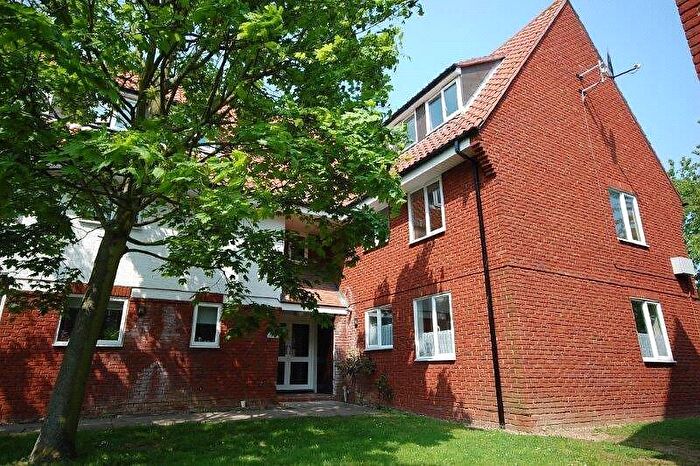 2 Bedroom Apartment To Rent In Littlecroft, South Woodham Ferrers, Essex, CM3
