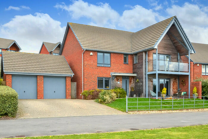 4 Bedroom Detached House To Rent In Bedhampton, Hampshire, PO9