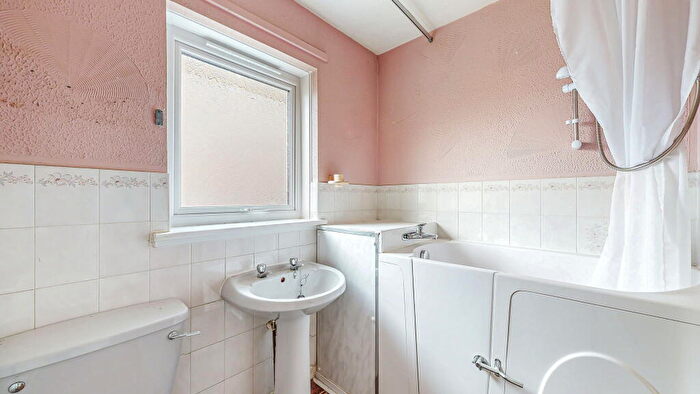 2 Bedroom Bungalow For Sale In Foxglove Place, Glasgow, G53
