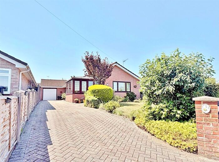 3 Bedroom Bungalow For Sale In Woodlinken Way, Verwood, Dorset, BH31