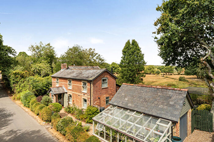 3 Bedroom Detached House For Sale In Shorts Hill, Nomansland, Salisbury, Wiltshire, SP5