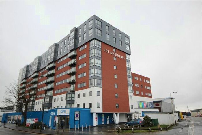 2 Bedroom Flat To Rent In The Green, Southall, UB2