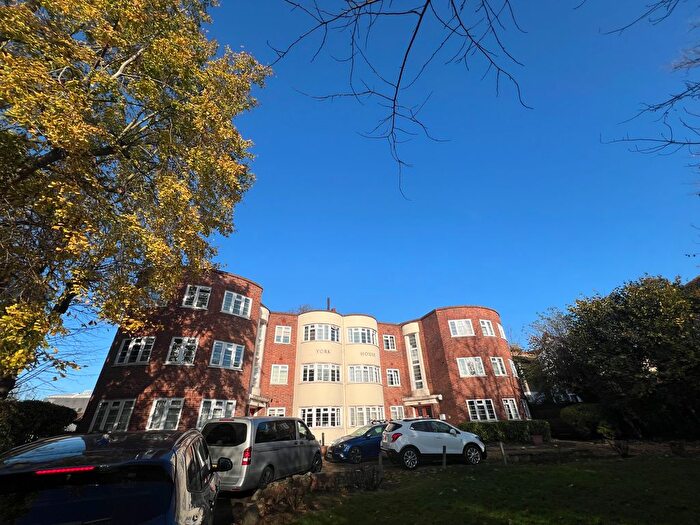 2 Bedroom Flat To Rent In Selhurst Road, London, SE25