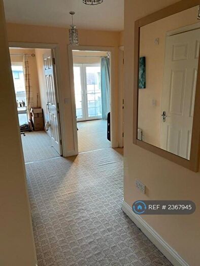 3 Bedroom Flat To Rent In Old Town, Swindon, SN1