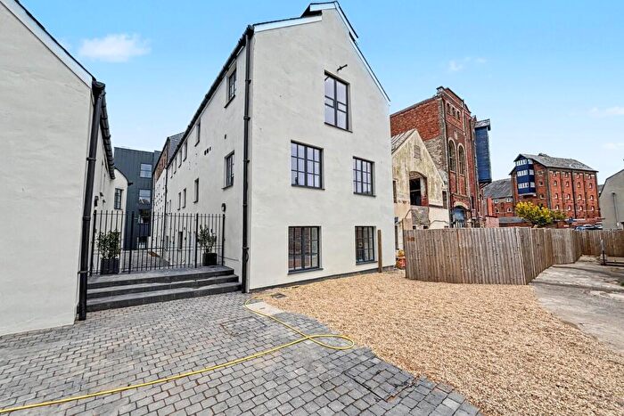 3 Bedroom End Of Terrace House For Sale In Weymouth, DT4