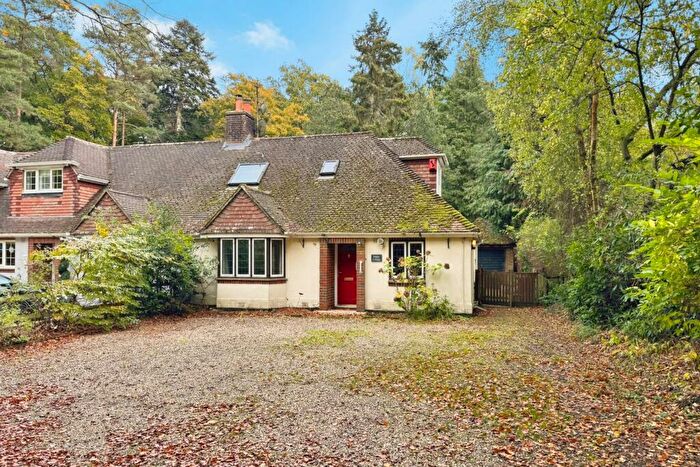 3 Bedroom Semi Detached House To Rent In Saint Neots Road, Hook, RG27