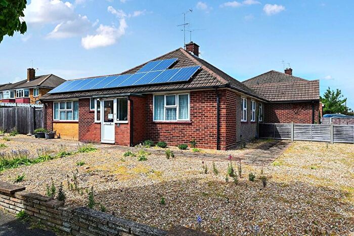 2 Bedroom Semi-Detached Bungalow For Sale In West Heath Road, Farnborough, GU14