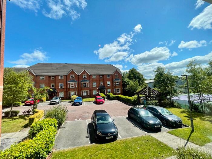 2 Bedroom Apartment For Sale In Royal Court Drive, Bolton, Lancashire, BL1 - Photo 10