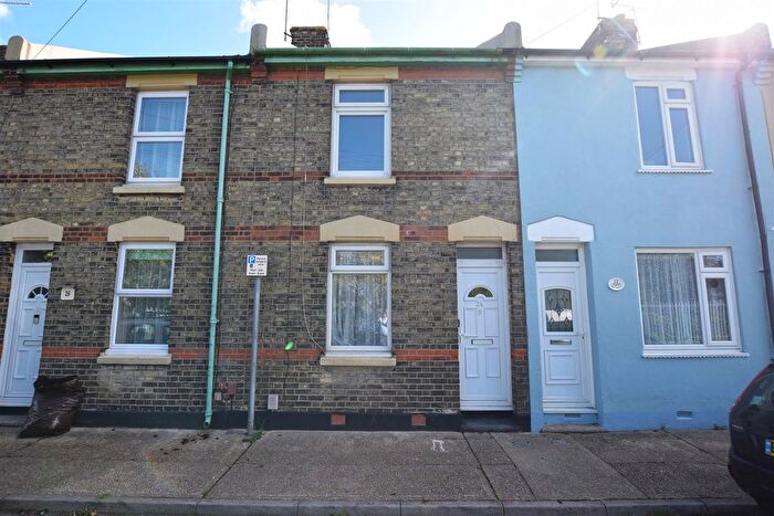 2 Bedroom Terraced House To Rent In Greenfield Road, Gillingham, ME7
