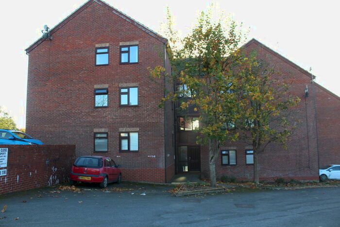 2 Bedroom Apartment To Rent In Winston Close, Woodford Halse, Northants, NN11