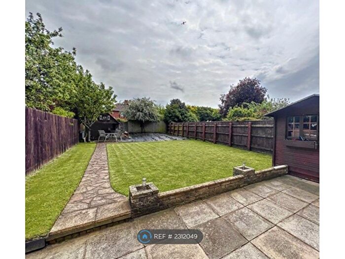 4 Bedroom Semi-Detached House To Rent In Leven Road, Stockton-On-Tees, TS20