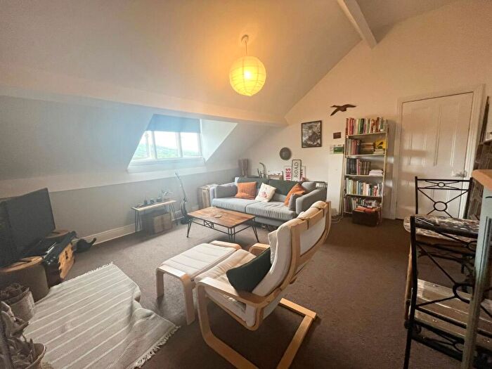 1 Bedroom Flat To Rent In Bromley Road, Bingley, West Yorkshire, BD16