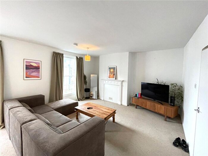 2 Bedroom Apartment To Rent In Little Minster Street, Winchester, Hampshire, SO23