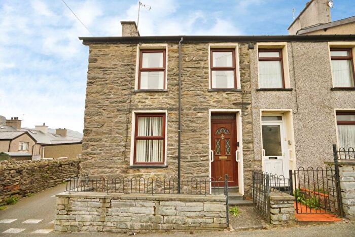 2 Bedroom End Of Terrace House For Sale In Holland View, Blaenau Ffestiniog, Gwynedd, LL41