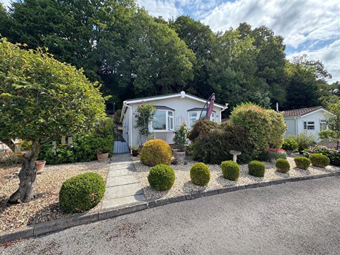 2 Bedroom Park Home For Sale In Hopeswood Park, Gloucester Road, Longhope, GL17